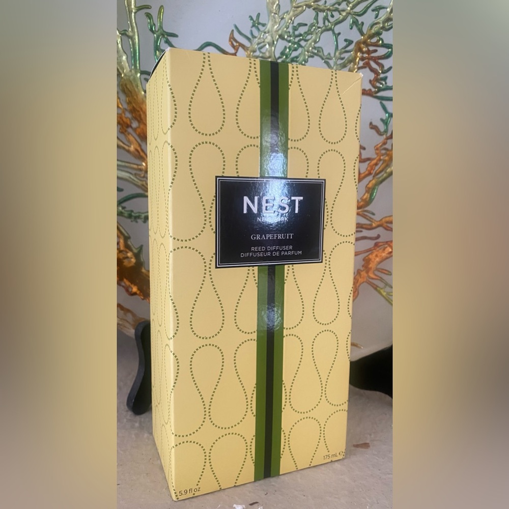 NEW NEST Fragrances Reed Diffuser- Grapefruit, 5.9 fl oz - Picture 2 of 2